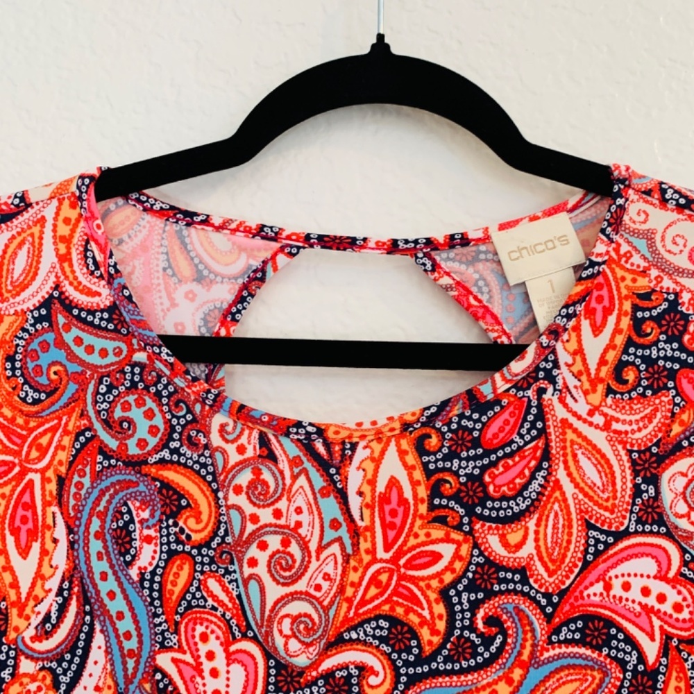 Chico's Paisley Shirt Chicos Size 1 = US Medium Stretchy Slinky Keyhole Back - Picture 3 of 13